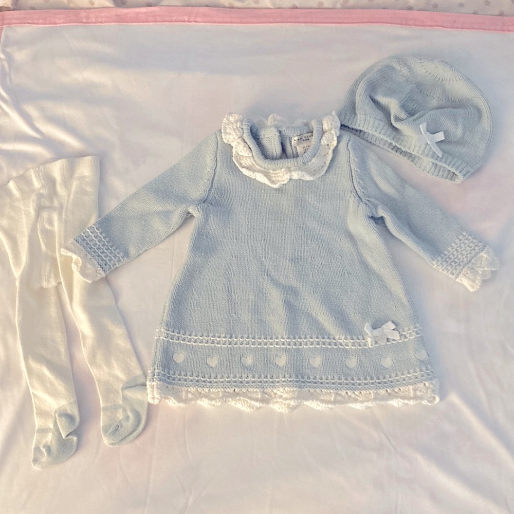 3-6 m Max Studio Baby dress with matching cotton tights and bonnet.